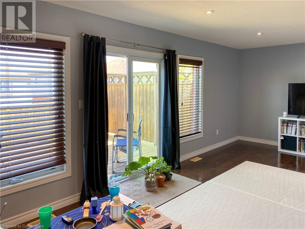 180 HUCK CRESCENT Image 7