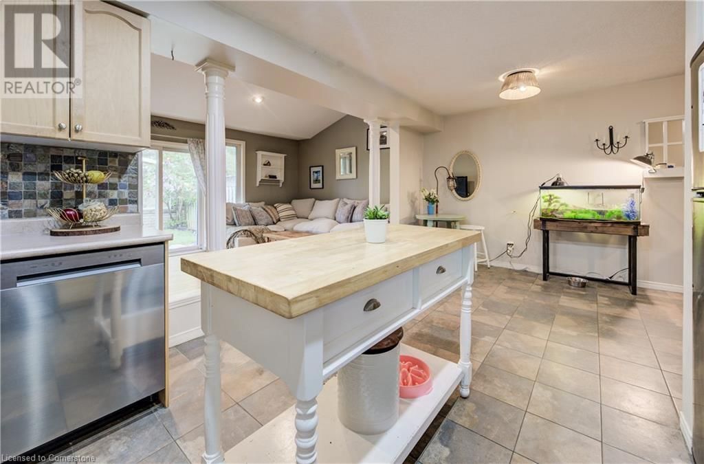 654 INGLIS FALLS PLACE Image 13