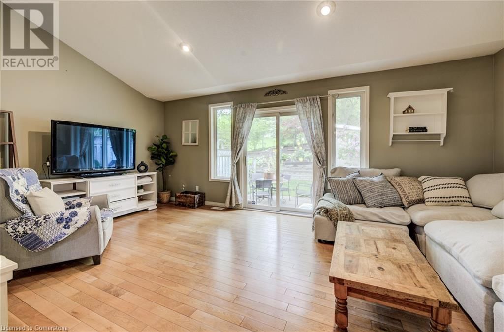654 INGLIS FALLS PLACE Image 14