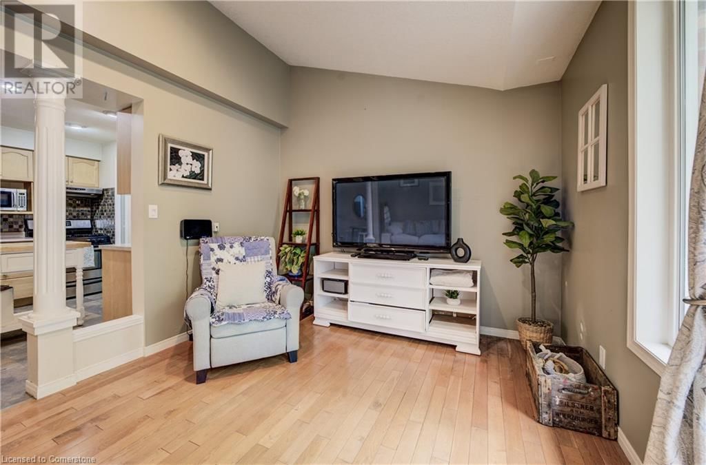 654 INGLIS FALLS PLACE Image 16