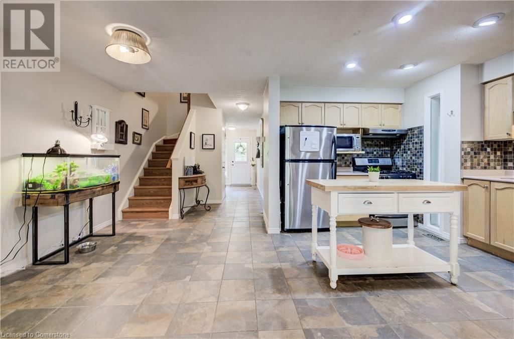 654 INGLIS FALLS PLACE Image 18