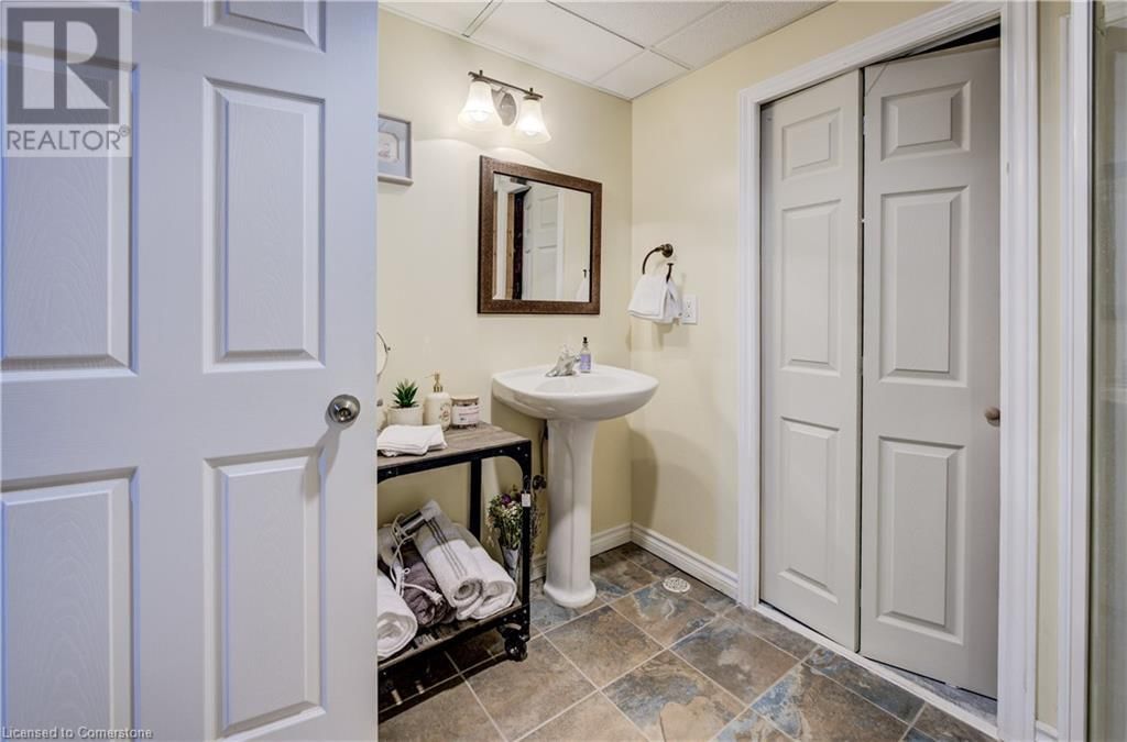 654 INGLIS FALLS PLACE Image 30