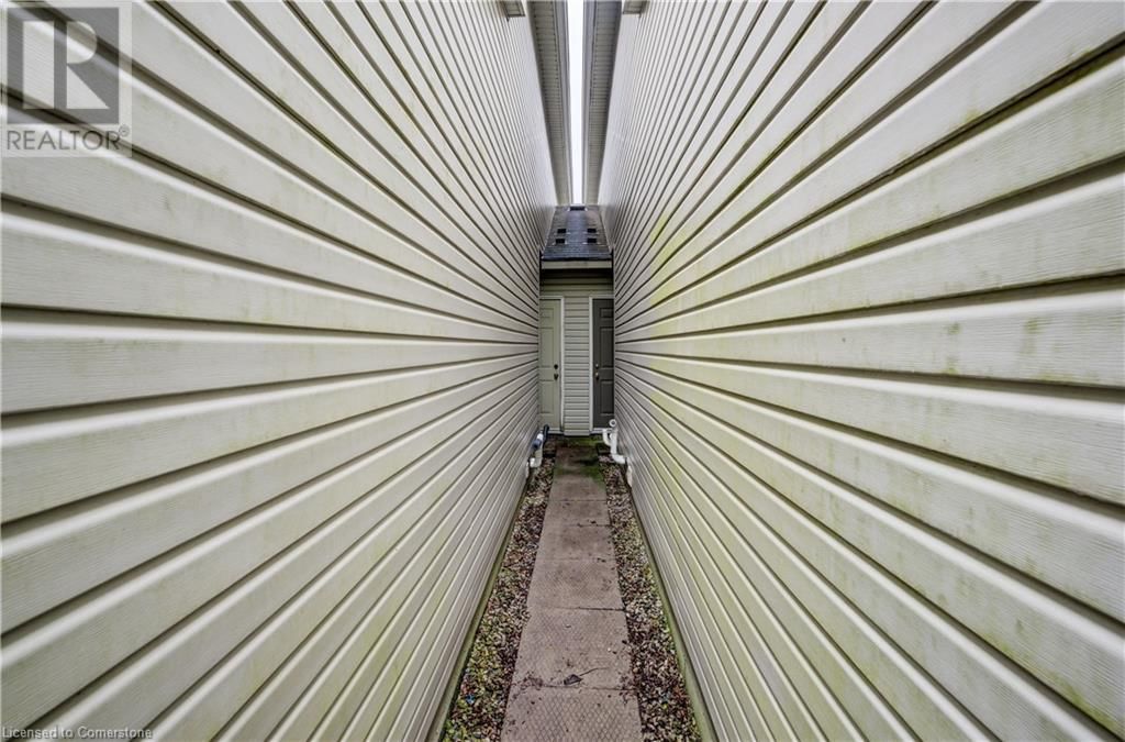 654 INGLIS FALLS PLACE Image 35
