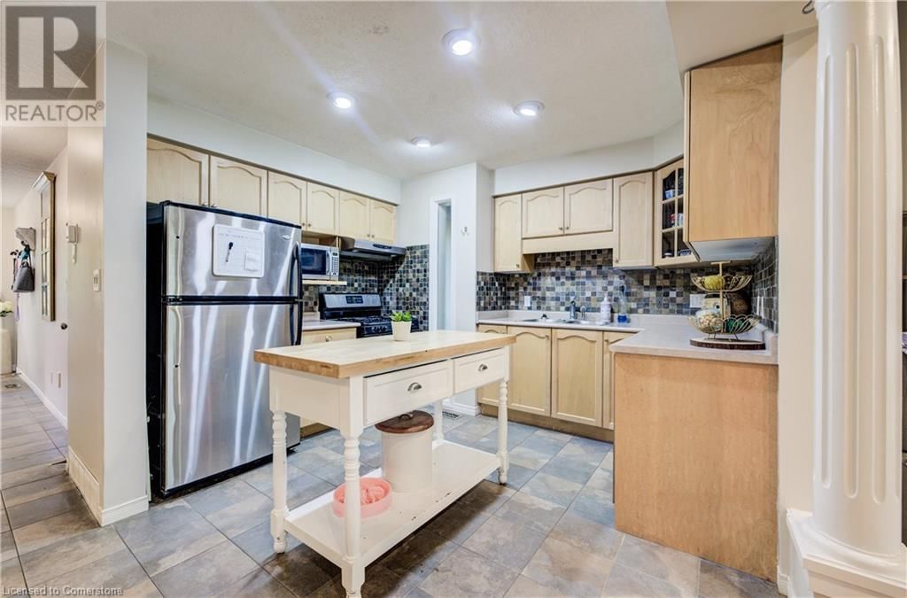 654 INGLIS FALLS PLACE Image 8