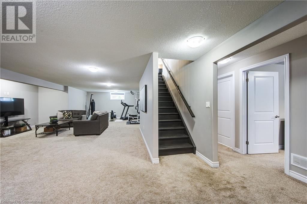 250 KROTZ STREET WEST Image 32