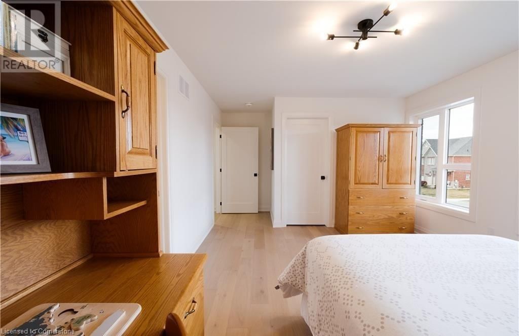 81 HOMESTEAD WAY Image 31