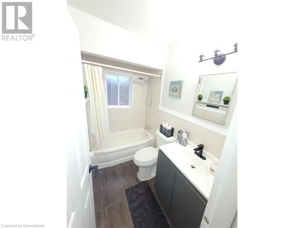 981 MOHAWK ROAD EAST Image 35