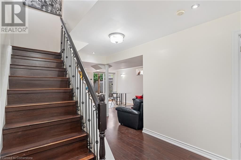 6356 NEWCOMBE DRIVE Image 32
