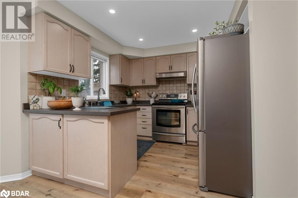 47 FINLAY ROAD Image 16