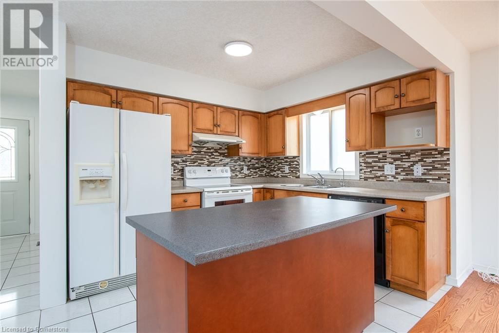 49 BOND COURT Image 12