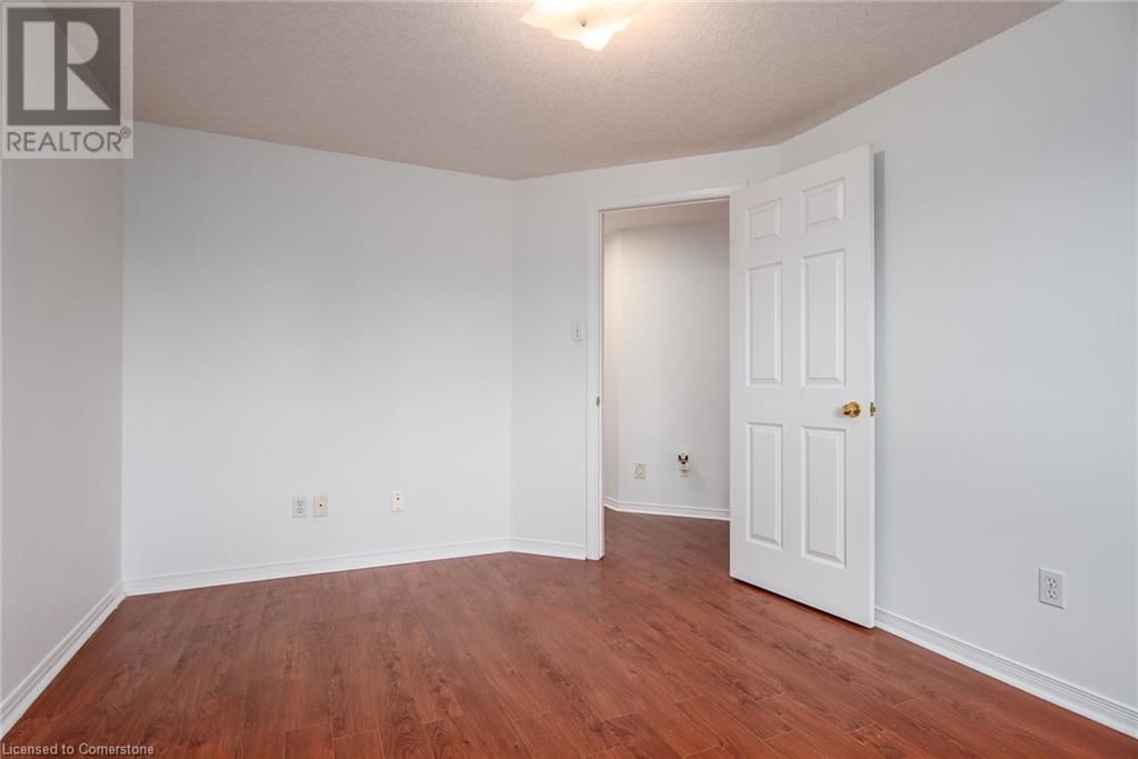 49 BOND COURT Image 32