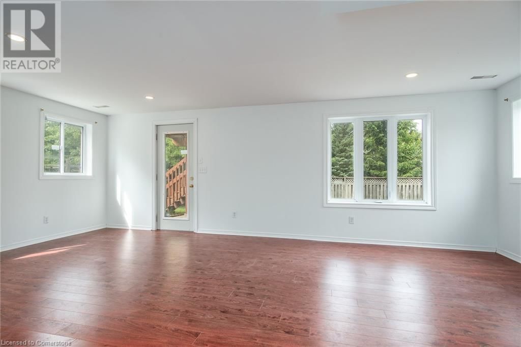 49 BOND COURT Image 35