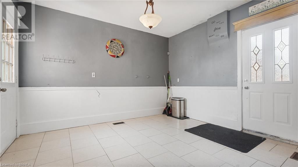 219 ERIE AVENUE Image 24