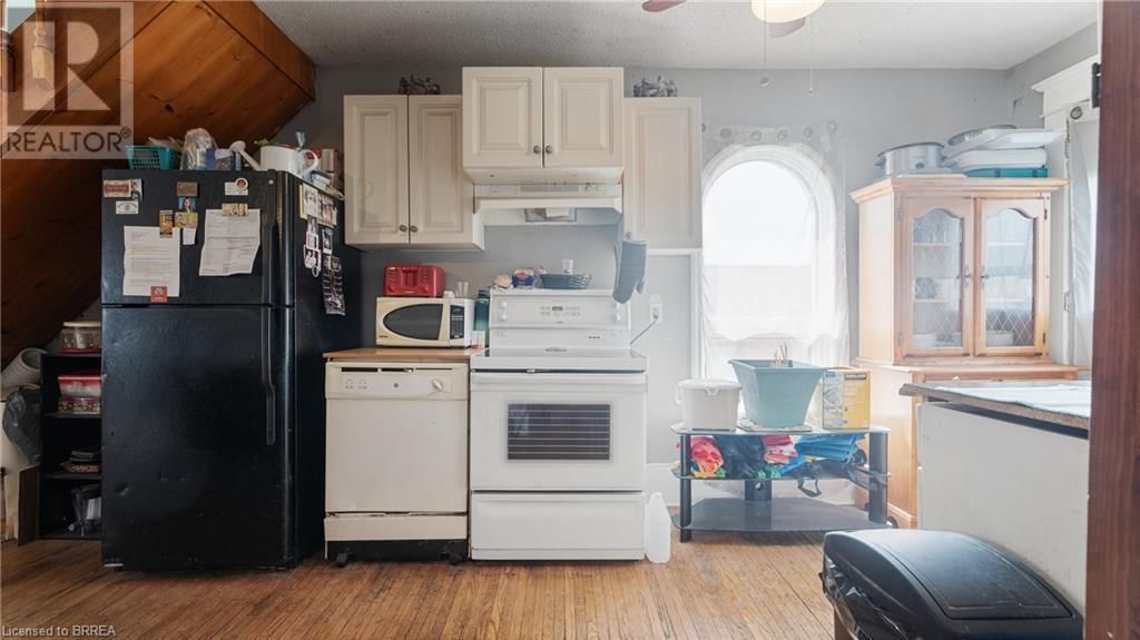 219 ERIE AVENUE Image 9