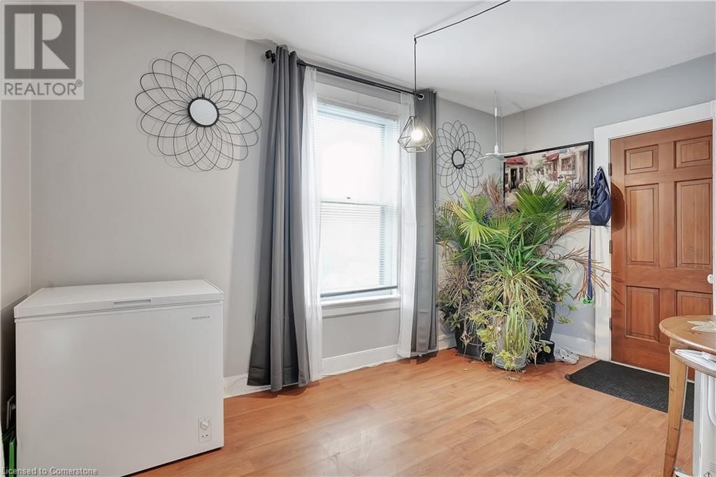 56 CAMBRIDGE STREET Image 10