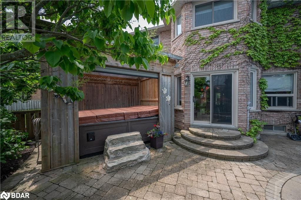10 GORDON COURT Image 14