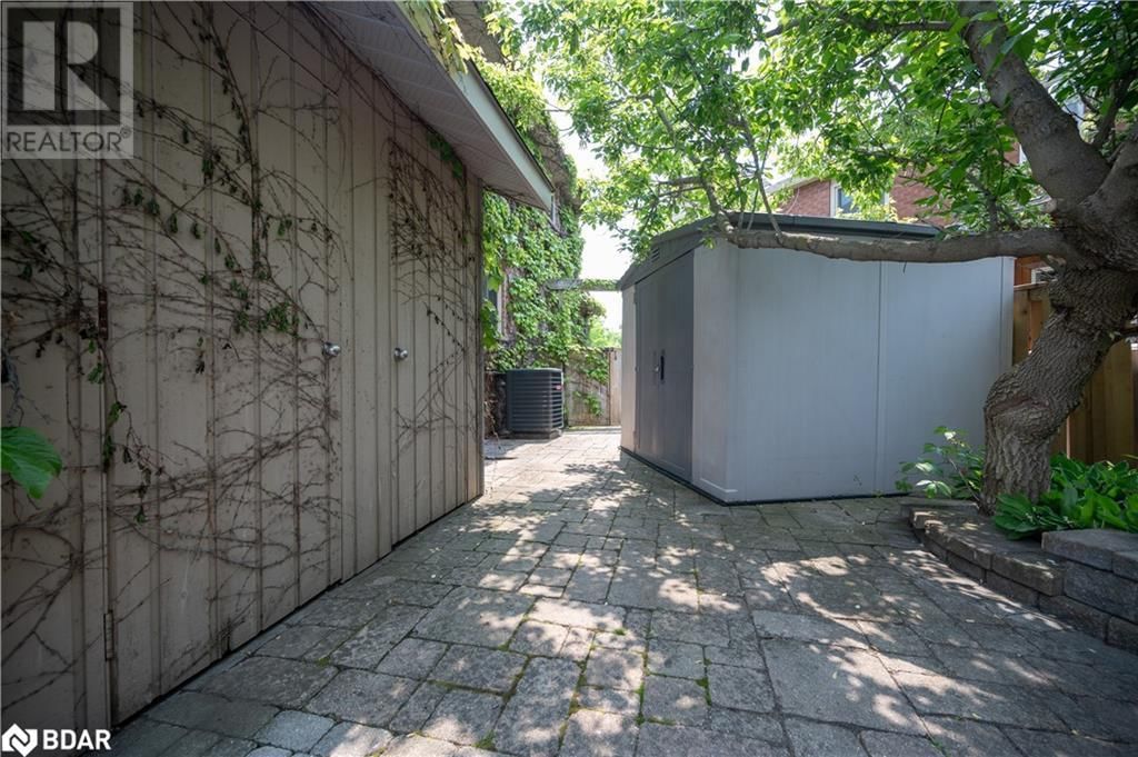10 GORDON COURT Image 15