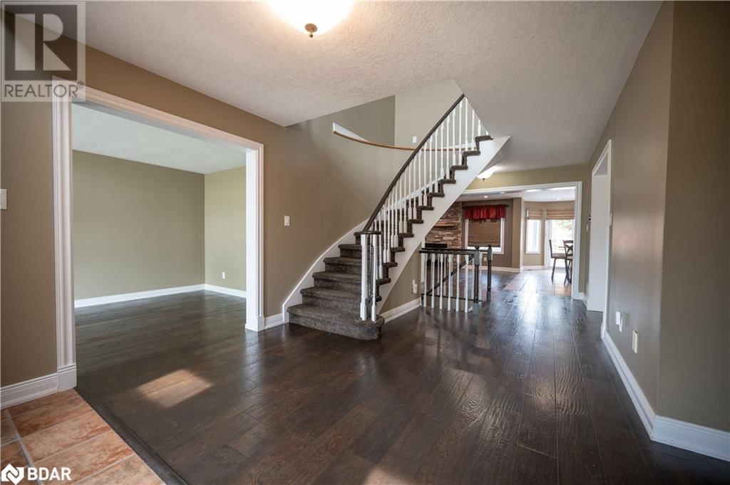 10 GORDON COURT Image 16