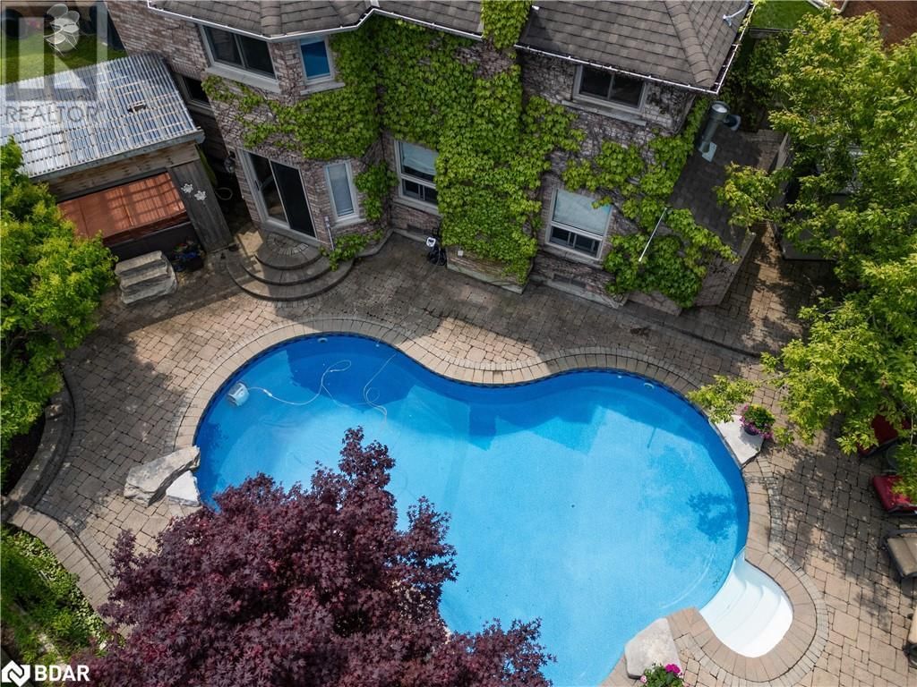 10 GORDON COURT Image 8
