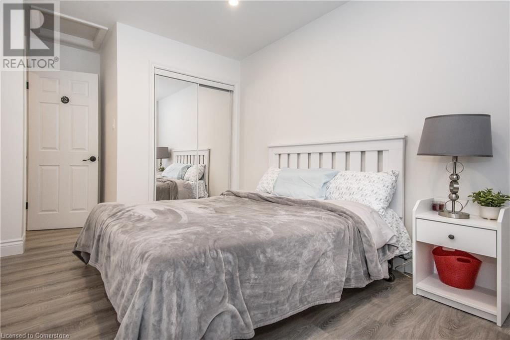 33 THIRD AVENUE Image 10