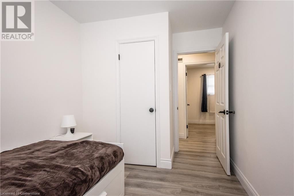 33 THIRD AVENUE Image 11