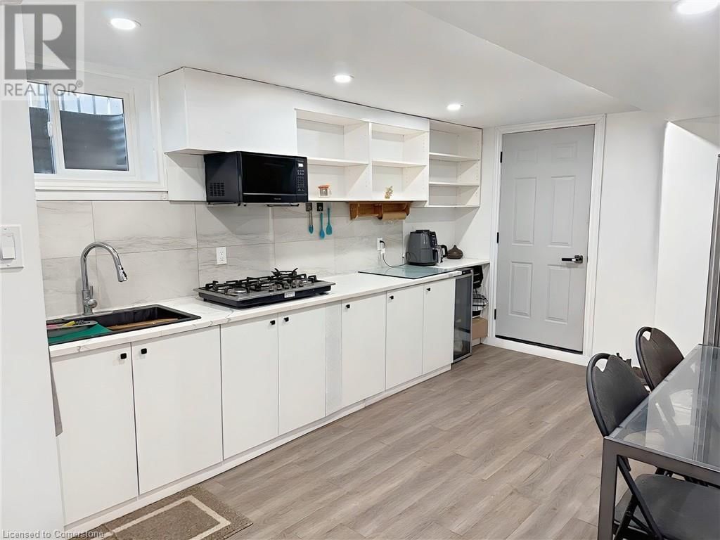 33 THIRD AVENUE Image 13