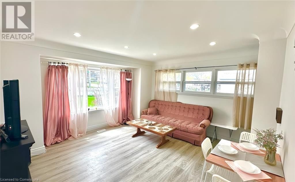 33 THIRD AVENUE Image 4