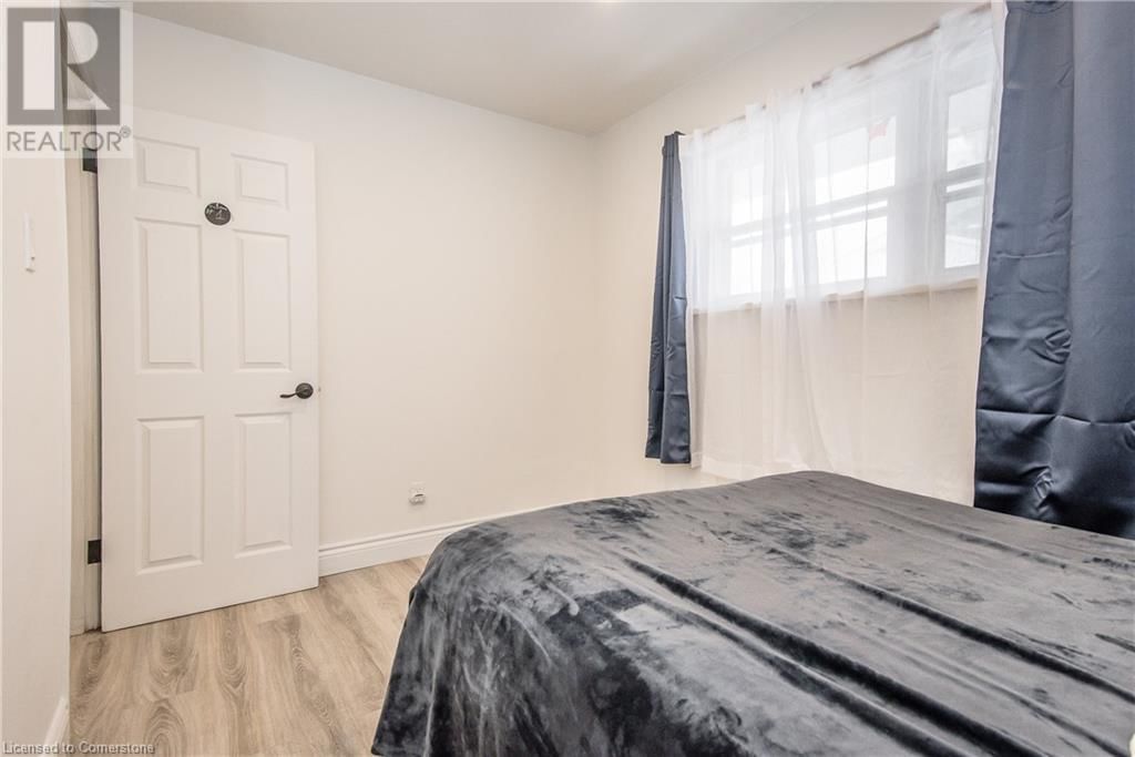 33 THIRD AVENUE Image 6
