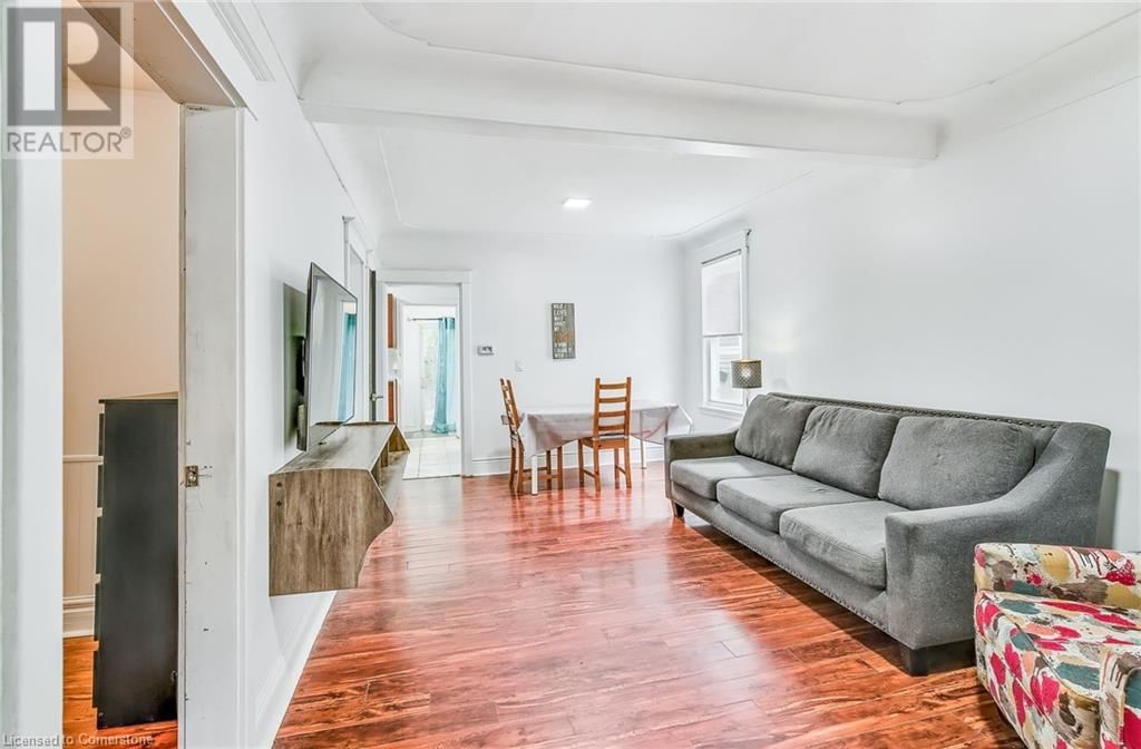 36 BARONS AVENUE NORTH Image 14