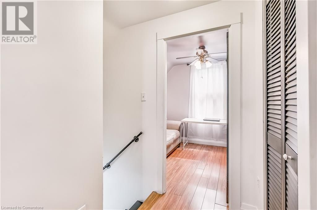 36 BARONS AVENUE NORTH Image 18