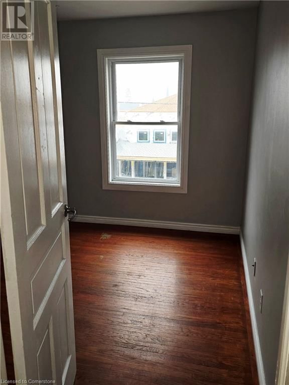 15 SHADE STREET Image 12