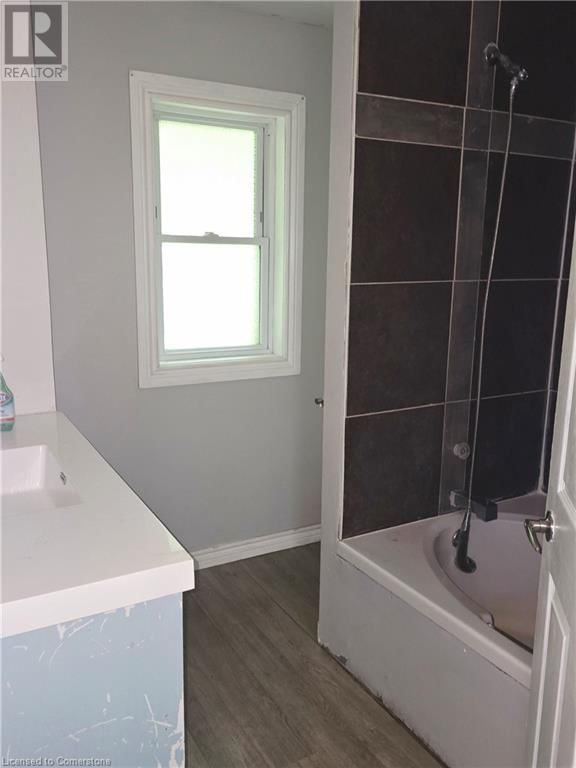 15 SHADE STREET Image 9