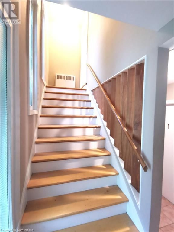 181 QUEEN STREET NORTH Image 7
