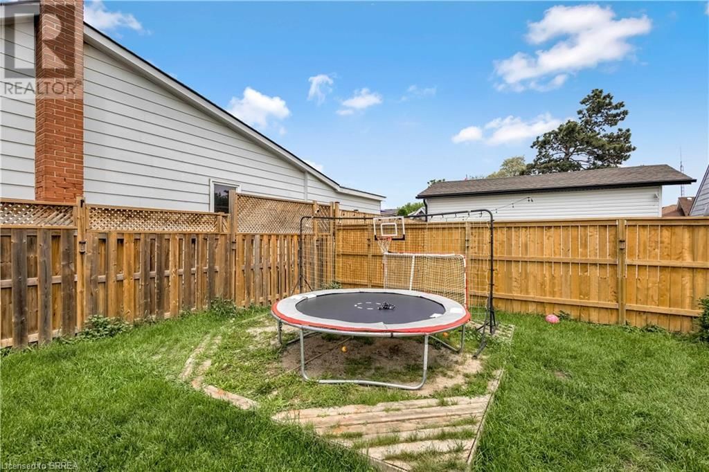 28 CURTIS STREET Image 10