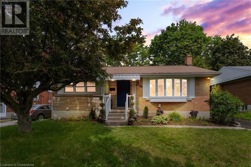 84 ELGIN CRESCENT Image 1