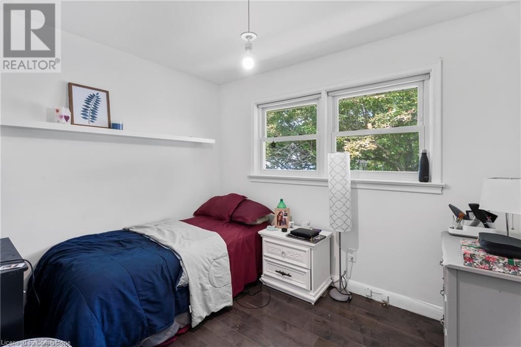 84 ELGIN CRESCENT Image 18