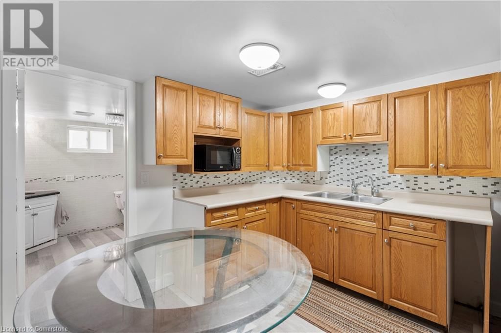 84 ELGIN CRESCENT Image 21