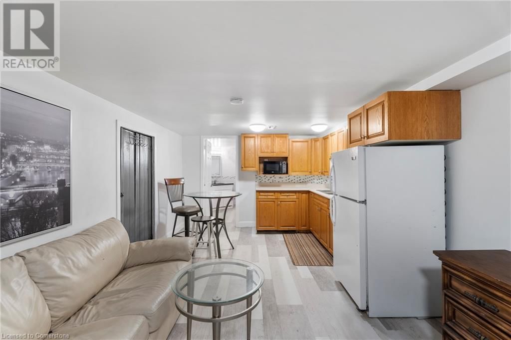 84 ELGIN CRESCENT Image 22