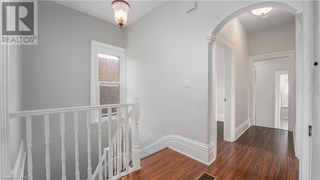 48 SHERIDAN STREET Image 12