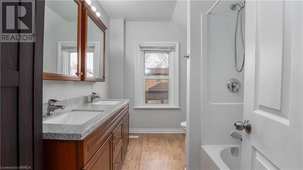 48 SHERIDAN STREET Image 16