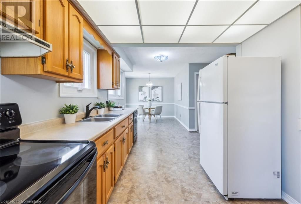 570 CHAMPLAIN BOULEVARD Image 10