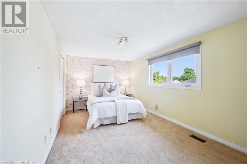 570 CHAMPLAIN BOULEVARD Image 14