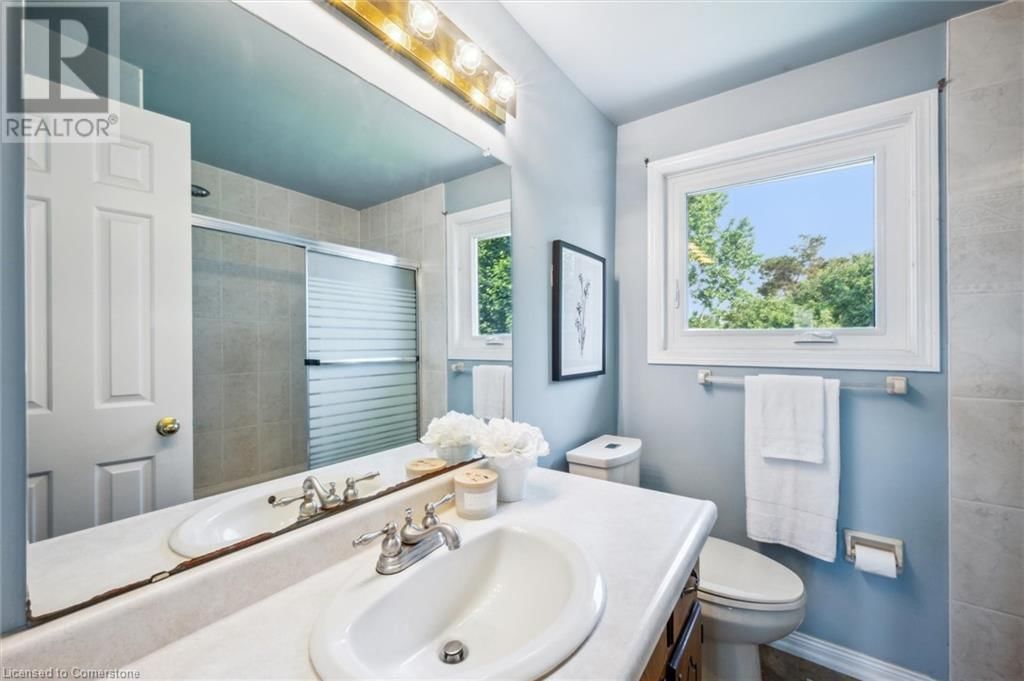 570 CHAMPLAIN BOULEVARD Image 15