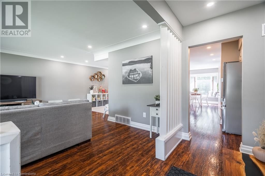 12 SOUTHMEADOW COURT Image 4