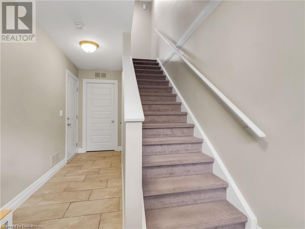 66 - 1850 BEAVERBROOK AVENUE Image 13