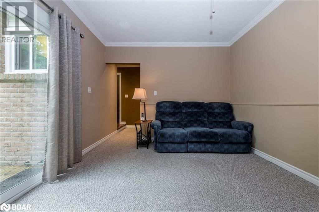 8 BETHUNE PLACE Image 12