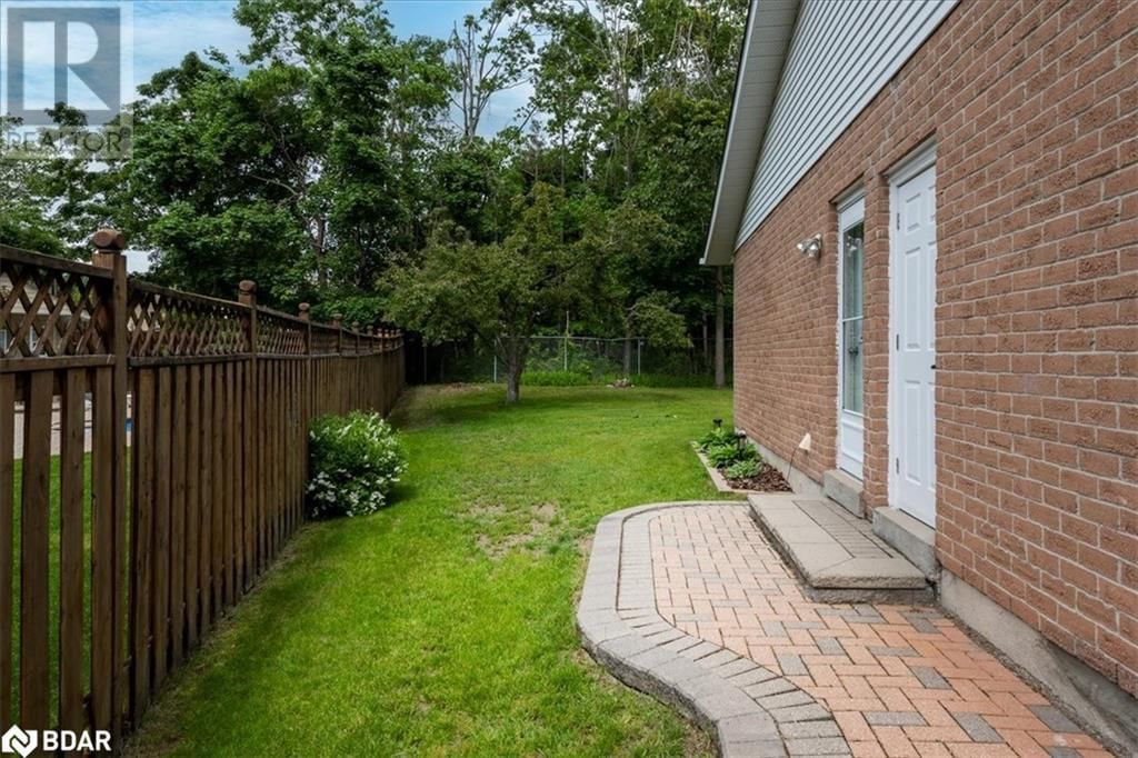 8 BETHUNE PLACE Image 22