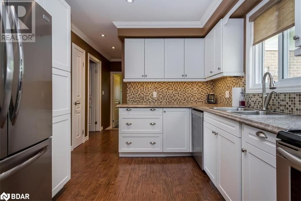 8 BETHUNE PLACE Image 9