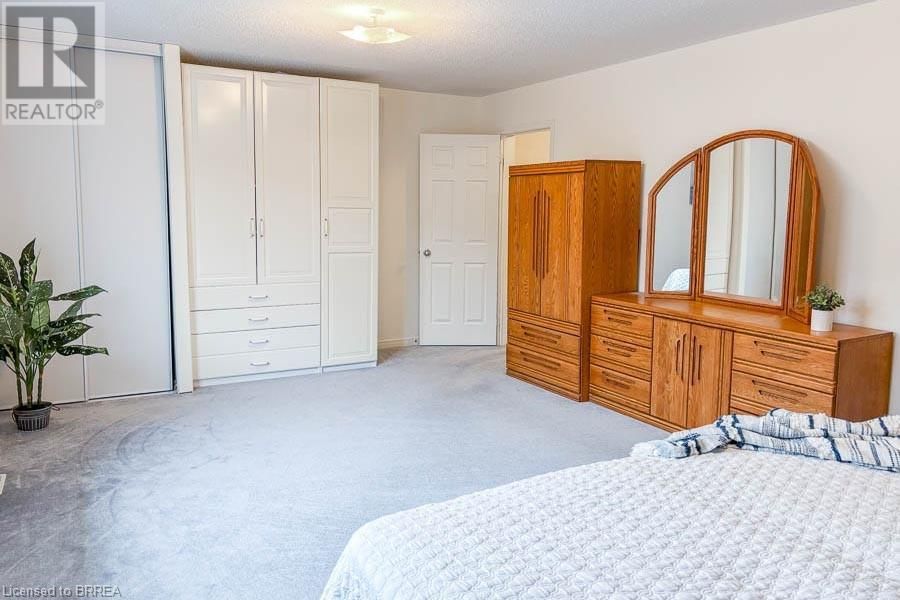 230 THOMAS AVENUE Image 24