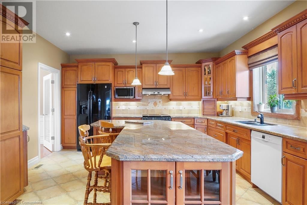 827 BIRCHMOUNT DRIVE Image 12